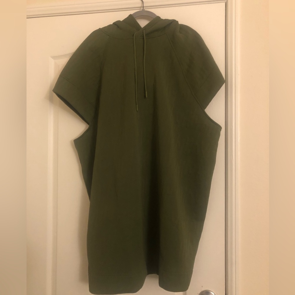 Yitty Major Label Hoodie Dress still has tags had it packed down for a trip
